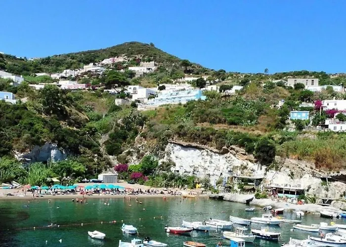 Cala Feola Immobilevante * Понца